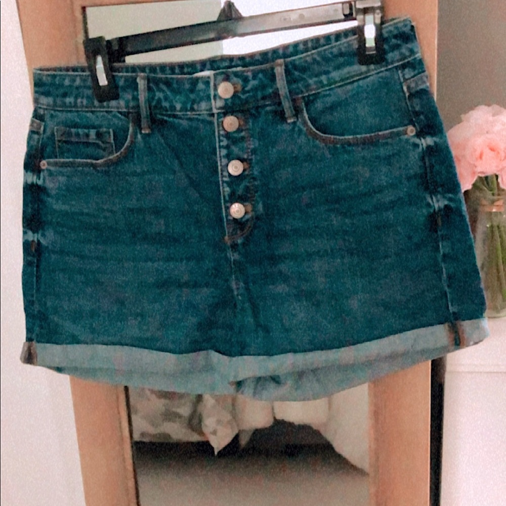 Old Navy- High Waisted Jean Shorts